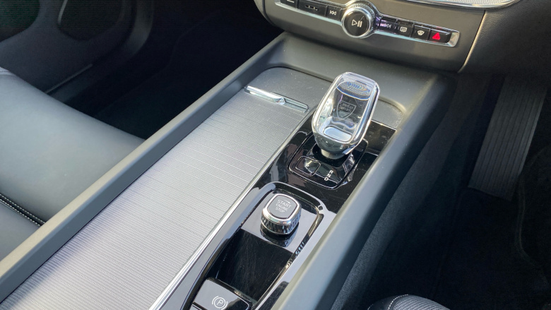 Volvo XC60 2.0 T6 [350] RC PHEV Plus Dark 5dr AWD Geartronic Estate